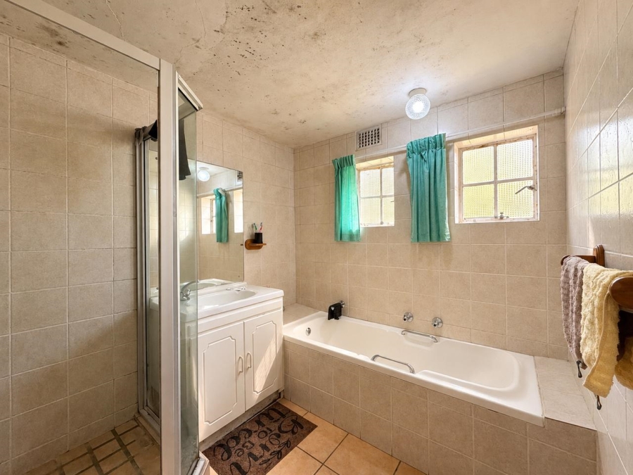 3 Bedroom Property for Sale in Kenilworth Western Cape